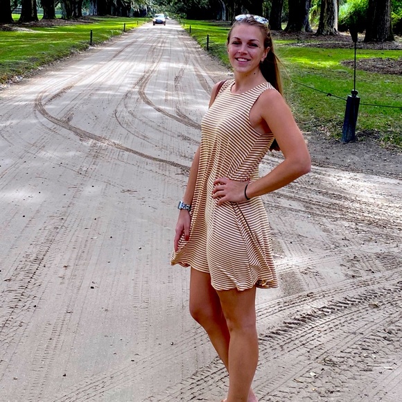 Meet your Posher, Dannie - Picture 2 of 3